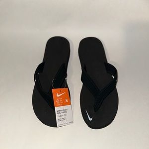 Nike Women’s Celso Girl Thong Size 8